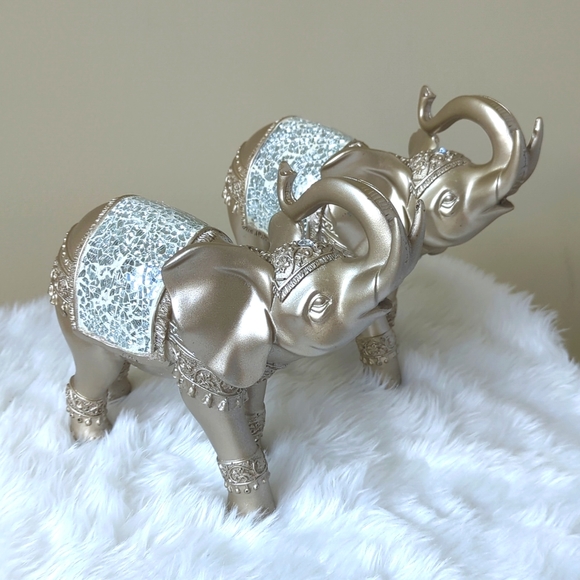 Other - Set of 2 Silver Elephants with Glass Detail